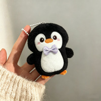 Porte-clés pendentif pingouin mignon en peluche avec nœud papillon - Cadeau idéal pour