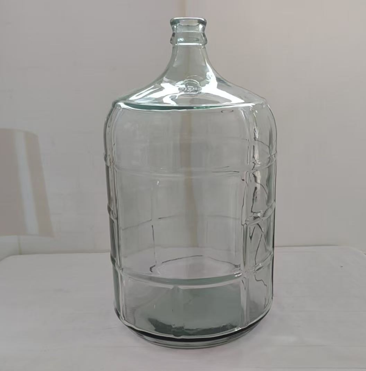 5 Gallon Glass Bottle for Water or Wine - Clear & Durable