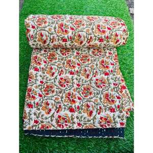 ผ้าห่มคันธาผ้าฝ้ายเน้นความสบาย พร้อมลวดลายพิมพ์ที่ออกแบบอย่างพิถีพิถัน และสัมผัสการเย็บที่เรียบเนียน ช่วยให้การพักผ่อนในทุกวันเป็นไปอย่างผ่อนคลาย - Product Image 3