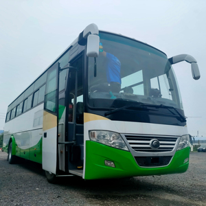 Bus YouTong pour voyagistes ZK6112D 53-65 sièges conduite à gauche autocars d'occasion Bus pour le transport <span class=keywords><strong>de</strong></span> passagers et le <span class=keywords><strong>tourisme</strong></span> - Product Image 1