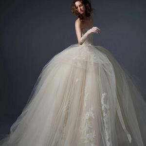 Robe de mariée bustier légère pour nouvelle mariée, en tissu principal élégant, style rétro, texture raffinée, coupe féerique avec petite traîne, pour événements mondains - Product Image 2