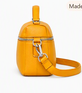 กระเป๋าสะพายข้างสีเหลืองสุดชิค หนังวัวแท้ทั้งใบ ทรงกระเป๋าถือ - Product Image 3