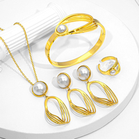 JUSNOVA Set Perhiasan Mutiara Baja Anti Karat Berlapis Emas 18k Pvd untuk Wanita Tahan Air Anti Kusam Desainer Trendi Fashion Mewah