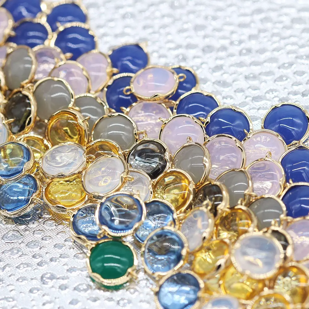 Fabrication de bijoux de bricolage plaqué or 14K fait à la main cristal coloré CZ zircone cubique connecteur de charme pour la recherche de colliers et de Bracelets