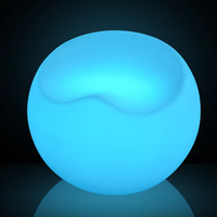 Chaises modernes en plastique à LED pour intérieur/extérieur en forme de pomme avec télécommande et changement de couleur pour les boîtes de nuit, les salons, les maisons et les hôtels