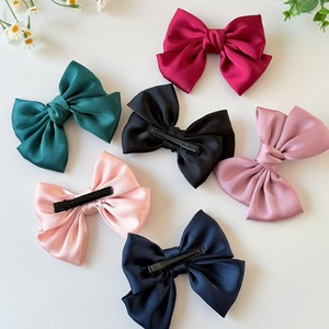 高品質無地サテン生地ヘアクリップ 女の子向けファッションボウ スプリングクリップ 卸売価格 ボウノットメタルスプリングクリップ - Product Image 5