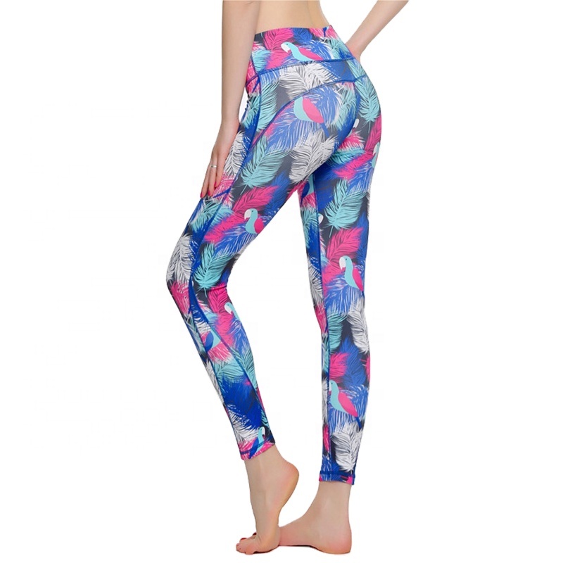 Ogizda va eshakda sikish Hojatxonada axlat qilgan ayollar pornosi