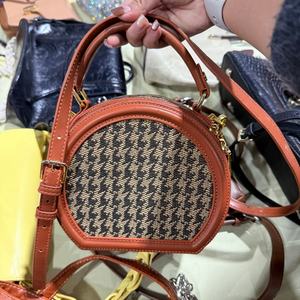 Manteaux en fourrure d'occasion à vendre, lots de sacs Premium <span class=keywords><strong>Charles</strong></span> & <span class=keywords><strong>Keith</strong></span> - Product Image 4