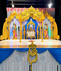 ชุดตกแต่งมณฑปงานแต่งงานแบบอินเดีย รูปนกยูง แบบเสาคู่ สีทอง สำหรับงานแต่งงานธีมอินเดียใต้ - Product Image 1