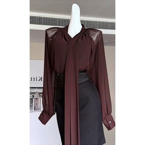 Conjunto de Dos Piezas: Camisa Borgoña con Lazo Delantero y Falda Negra, Manga Larga, Nailon/Algodón, Traje Casual Vintage de Gasa para Mujer, Cuatro Estaciones - Product Image 4