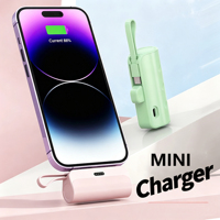 Mini Power Bank Capsule Format Rouge à Lèvres 5000mAh avec Prise Type C Intégrée, Chargeur Portable avec Cordon, Essentiels de Voyage Sûrs pour l'Avion