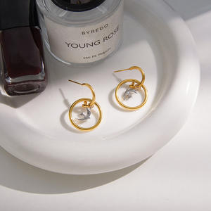 Boucles d'oreilles de créateur en acier inoxydable plaqué or 18 carats, de luxe, imperméables, hypoallergéniques, bicolores, en forme de colombe, vente en gros - Product Image 2