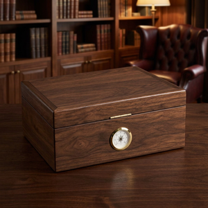 Humidor de bureau rectangulaire en noyer, 25 unités, vente en gros |   Boîte de rangement pour cigares artisanale de style moderne du milieu du siècle - Product Image 2