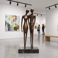 Sculpture abstraite moderne minimaliste grandeur nature en bronze, couple tenant la main, statue en bronze