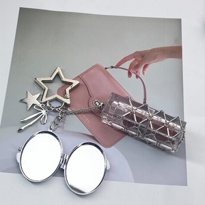 Nouvelle Trousse de Maquillage 2026 Tendance Style Ins pour Femme avec Miroir, Boîte de Rangement en Acier Inoxydable, Sac en Maille pour Rouge à Lèvres et Pendentif Porte-clés - Product Image 2