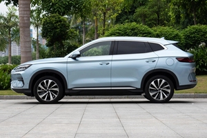 BYD Song Plus EV Edición Champion 2025, 8000 km de kilometraje, 605 km de autonomía, carga rápida, SUV híbrido, coche casi nuevo - Product Image 6