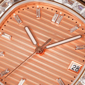 Montre octogonale élégante couleur platine avec bracelet intégré et affichage de la date à 3 heures pour les occasions professionnelles et sociales - Product Image 3