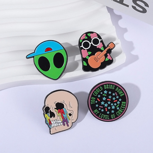 Potresti abbassare il mio livello di preoccupazione spilla smaltata album di musica Rock Band americana teschi alieni spilla distintivo gioielli regalo - Product Image 1