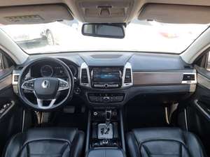 รถยนต์มือสอง Ssangyong G4 Rexton ปี 2018 สีขาว ขับเคลื่อน 4 ล้อ เกียร์ออโต้ เครื่องยนต์ดีเซล SUV ระดับหรู พร้อมที่เปิดฝากระโปรงท้ายแบบไฟฟ้า เบาะนั่งแบบมีระบบทำความร้อนและระบายอากาศ ห้องโดยสารกว้างขวาง - Product Image 3