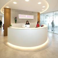 Bureau de réception moderne personnalisé en Corian avec éclairage LED, rond, semi-circulaire, droit, pour hôpital, bureau, hôtel, usage commercial