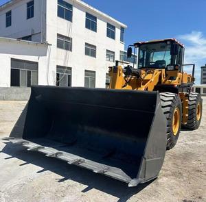 중국 LOVOL 최고 브랜드 3톤 휠로더 LW300KN 소형 프론트 엔드 로더, 버킷 용량 2.5m³ 판매 - Product Image 2