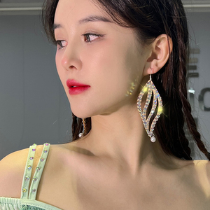 À la mode AB couleur Anti-allergique strass pendentif couronne boucles d'oreilles pour les femmes danse Performance porter accessoire - Product Image 6