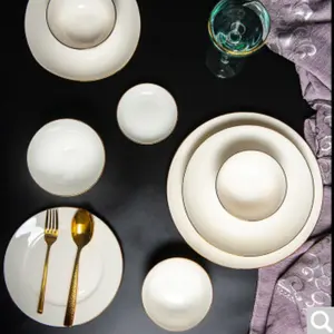 <span class=keywords><strong>Service</strong></span> de vaisselle de <span class=keywords><strong>luxe</strong></span> en <span class=keywords><strong>porcelaine</strong></span> royale, <span class=keywords><strong>Service</strong></span> de table de <span class=keywords><strong>luxe</strong></span> pour 4 personnes, direct d'usine, Offre Spéciale - Product Image 1