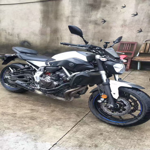 Motocyclettes d'occasion : modèles à essence <span class=keywords><strong>Yamaha</strong></span> <span class=keywords><strong>MT</strong></span>-10, <span class=keywords><strong>MT</strong></span>-09, <span class=keywords><strong>MT</strong></span>-07, <span class=keywords><strong>MT</strong></span>-<span class=keywords><strong>125</strong></span>, <span class=keywords><strong>MT</strong></span>-03, tous pour les motos sportives à essence. - Product Image 2