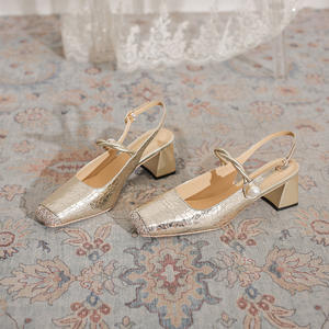 Chaussures de mariée fermées pour femme, été, blanc, argent, or, talons pour mariage à l'église - Product Image 1