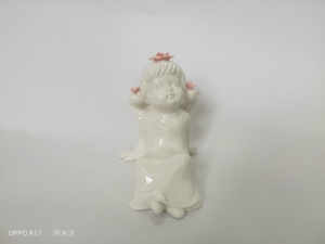 Figuritas de ángel de porcelana pintadas a mano - Product Image 4