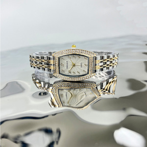 Montre à quartz pour femme en forme de tonneau, sertie d'émeraudes et de diamants, montre numérique tendance - Product Image 2