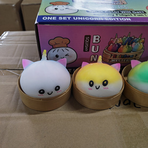 Nuevos juguetes antiestrés de goma coloridos con diseño de unicornio, los más vendidos, juguetes de descompresión con caras sonrientes. - Product Image 4