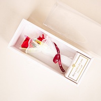 Boîte cadeau de fleurs pour la Saint-Valentin, design haut de gamme, couvercle en papier blanc, fond transparent en PVC, matériaux recyclés, design personnalisé