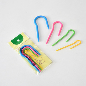 Aiguille <span class=keywords><strong>à</strong></span> oeil en plastique ABS en forme de U 15cm Fabricants d'<span class=keywords><strong>aiguilles</strong></span> incurvées torsadées simples en gros - Product Image 1