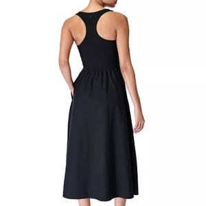 Robe midi personnalisée à col montant sans manches en crêpe froissé avec jupe plissée côtelée pour femme - Product Image 2
