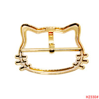 Fabricants en gros de boucles de réglage de chaussures pour hommes et femmes, logo, boucle en métal Hello Kitty, épingle personnalisée, boucles en métal pour sacs à ceinture
