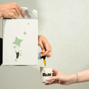 Feuille d'aluminium imprimée de taille personnalisée avec valve Sac à bavette pour café, lait, jus, <span class=keywords><strong>vin</strong></span> dans une boîte cadeau en carton avec tasse à café en plastique - Product Image 1