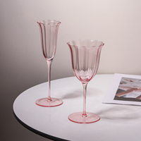 Flûtes à cocktail et coupes à champagne en verre transparent rose à motif floral vintage pour servir le vin à la maison