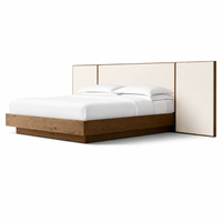 Lit plateforme en bois rustique style ferme avec tête de lit à panneaux larges pour chambre principale, villa, hôtel, complexe hôtelier, chambre d'hôtes, appartement