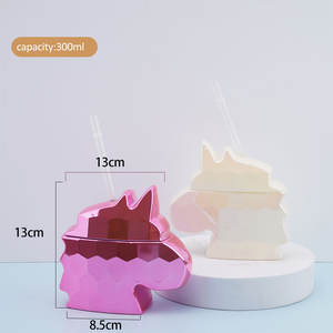 Tasses en plastique en forme de <span class=keywords><strong>licorne</strong></span> pour galvanoplastie avec couvercles et pailles Tasses à boissons réutilisables pour galvanoplastie de forme spéciale - Product Image 4