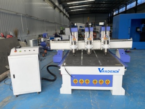 Fresatrice CNC a 3 Assi Multi-Testa per Intaglio di Gambe di Divani, Sedie e Tavoli in Legno, Router CNC Rotante - Product Image 4