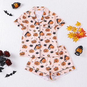Süßes Mädchenhaftes Rosa Halloween-Loungewear-Set für Damen mit Niedlichem Herz-, Kürbis-, Geister- und Fledermaus-Druck, Kurzarm-Schlafshirt und Kurze Hose - Product Image 3
