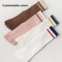 Chaussettes pour femmes antidérapantes à cinq orteils personnalisées imprimé animal mignon pour le cyclisme, la course à pied, la randonnée, le Pilates, la danse et la poignée.