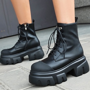 Bottes courtes pour femmes à semelles épaisses taille 44, plateformes hautes avec bottines à lacets, patchwork de couleurs - Product Image 5