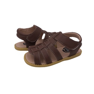 Vertvie et Luca — robe de princesse en cuir, sandales marron pour garçon, pieds nus, plates, respirantes, imprimée mignonne et décontractée, 2022 - Product Image 4