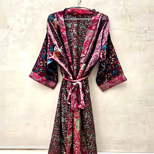Bata Larga de Seda Hecha a Mano, Kimono de Lujo Vintage, Bata de Baño, Kimono de Sari Reciclado, Ropa de Dormir Étnica, Bata Larga Elástica - Product Image 1