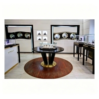 Petit magasin de bijoux de style européen simple, boutique complète, partenaire Fortune 500, design personnalisé, armoires en verre blanc, étagères murales
