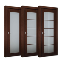 Porte intérieure en bois avec cadre en bois et verre dépoli pour hôtel moderne, porte de chambre intérieure en bois blanc avec inserts de panneaux en verre