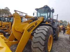 Chargeuses temporaires d'occasion faciles à utiliser, sûres et confortables, vendues à bas prix - Product Image 4