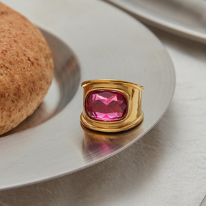 Bague pour femme plaquée or avec zircon rose serti clos, design géométrique, bijou tendance, cadeau, modèle Jinhua JDR0103048-PK - Product Image 3